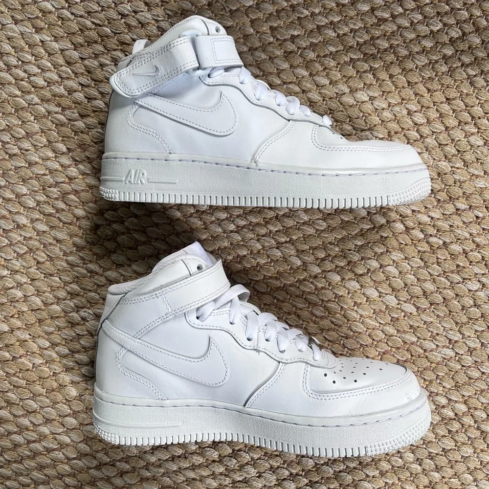 Nike Air Force 1 LE Mid Triple White 4.5 GS youth Kids Boys EUC W Box Tried On